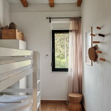 House Lopar Tatil Evi *