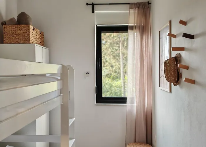 House Lopar Tatil Evi *