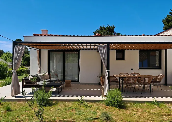 House Lopar