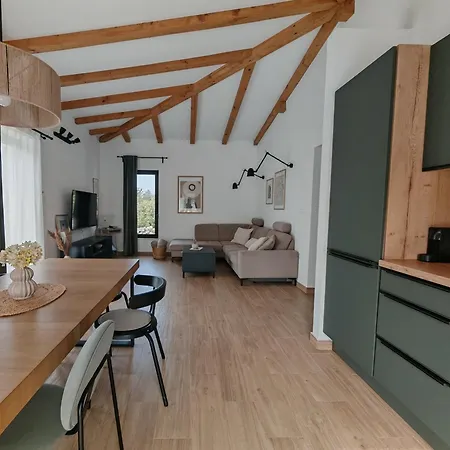House Lopar Дом отдыха
