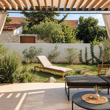 House Lopar * Silba